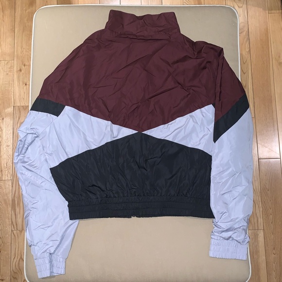 Three tone light windbreaker - Picture 2 of 3